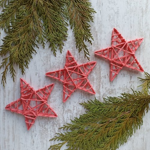 Lot de 3 étoiles corail en laine recyclée – décoration de noël artisanale et écoresponsable