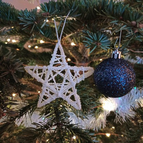 Lot de 3 étoiles blanches façon flocons de neige – décoration artisanale et éco-responsable