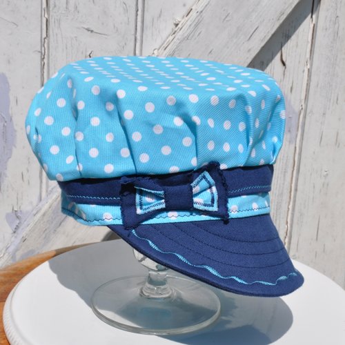 Casquette enfant, casquette forme gavroche à plis, bleu turquoise à pois blancs, taille 50cm