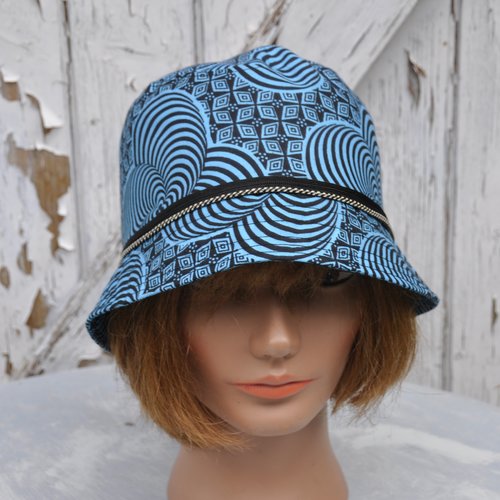 Chapeau cloche femme, polycoton wax noir et bleu - taille 55,5-56cm