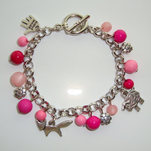 Bracelet en métal rhodié : breloques renard et mouton, perles polaris "light rose", "rose" et "fuchsia". 