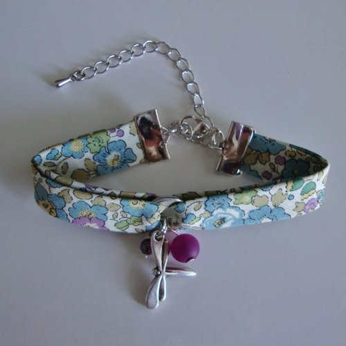 Bracelet biais liberty "betsy ann pastel", perle polaris violet, libellule et fermoir en métal argenté.