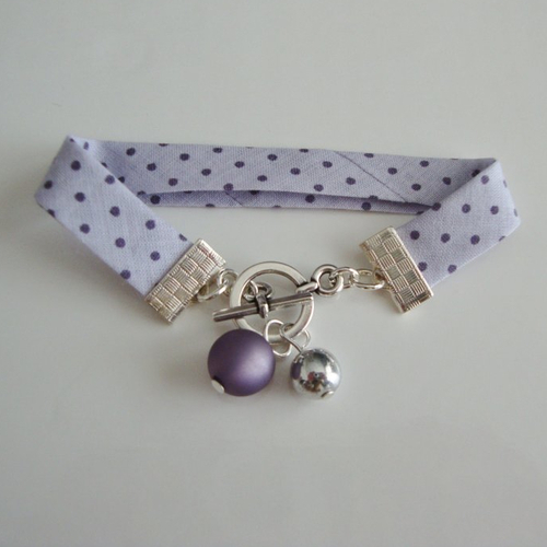 Bracelet en biais frou frou "aquarelle à pois", perles polaris "violet" et en verre pressé "labrador".