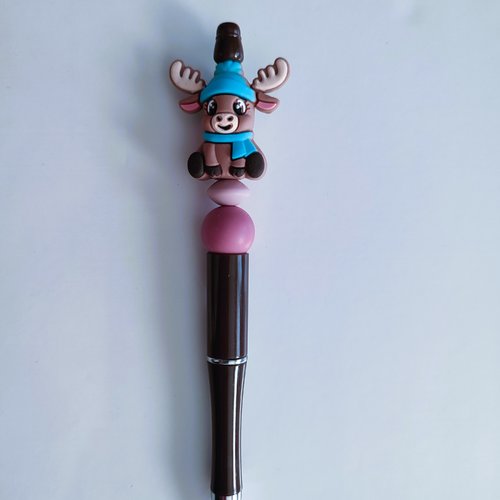 Crayon marron renne et perles silicone