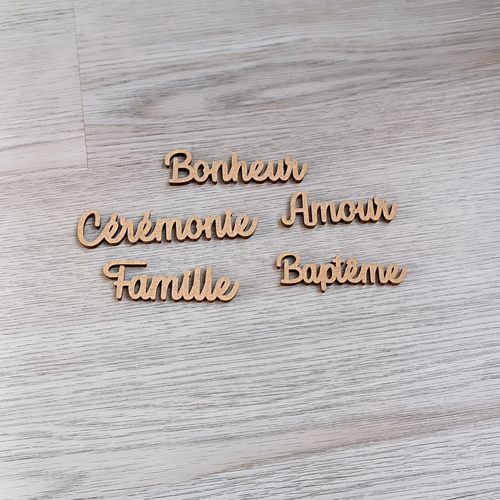 Petit mots en bois