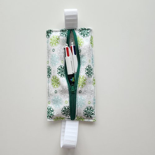Trousse marque-page rosaces vertes