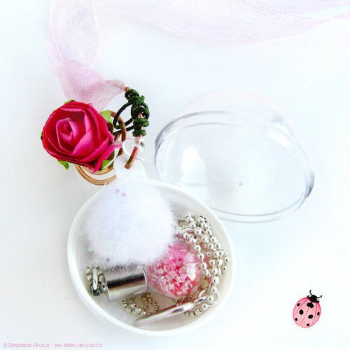 Boule bijou, une mini fiole pendentif dans un écrin original, "philtre d'amour neige" 