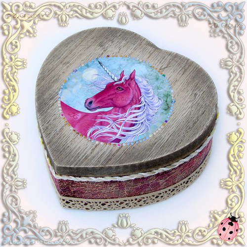 Boîte en bois forme cœur "la licorne pourpre - dentelle des mers" - coffret à bijoux