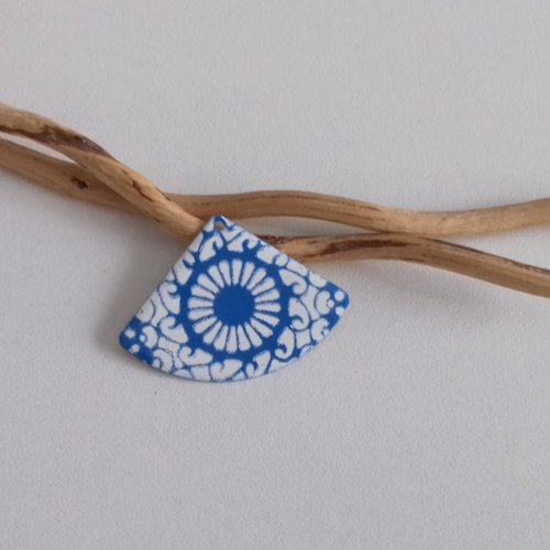 X 2 grand pendentifs éventails bleu et blanc