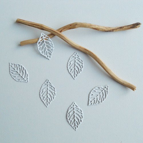 Lot de 10 estampes feuilles filigranes blanche