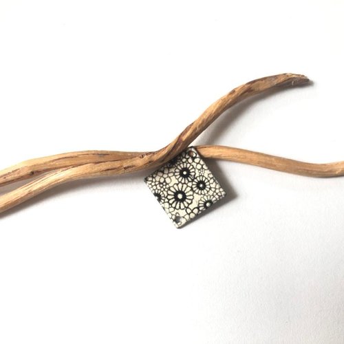 2 sequins émaillés connecteurs carré noir et ivoire