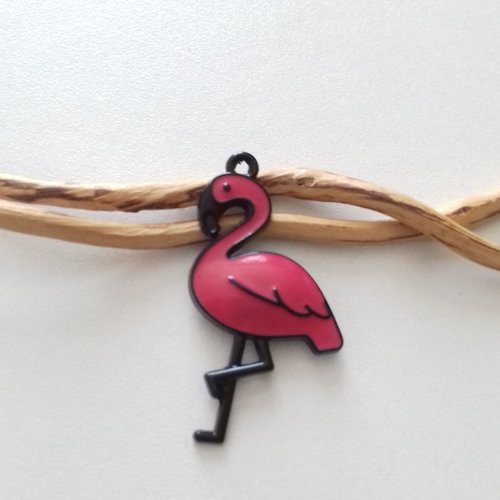 Pendentif flamant émail noir fuchsia
