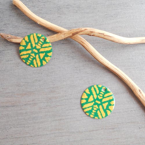 2 sequins émaillés jaune foncé et vert pré