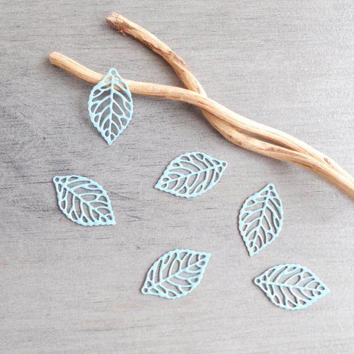 Lot de 10 estampes feuilles émaillés turquoise clair