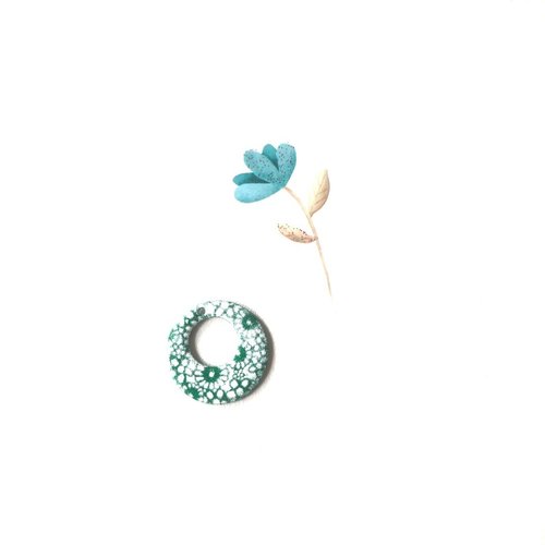 X 2 sequins émaillés vert pré et blanc 17 mm