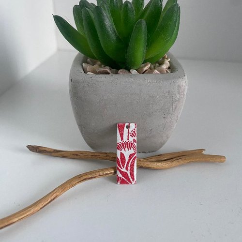 X2 sequins émaillés rectangles blanc et rouge fraise