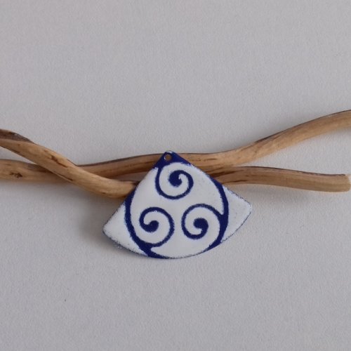X 2 grand pendentifs éventails bleu foncé  et blanc