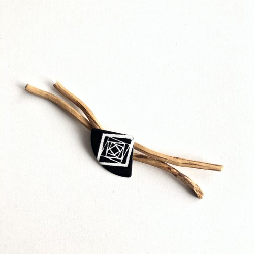 X 2 grand pendentifs éventails blanc et noir