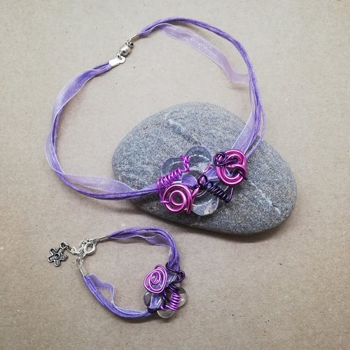 Parure enfant : collier et bracelet violet