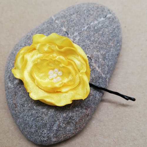 Barrette cérémonie fleur jaune : barrette plate