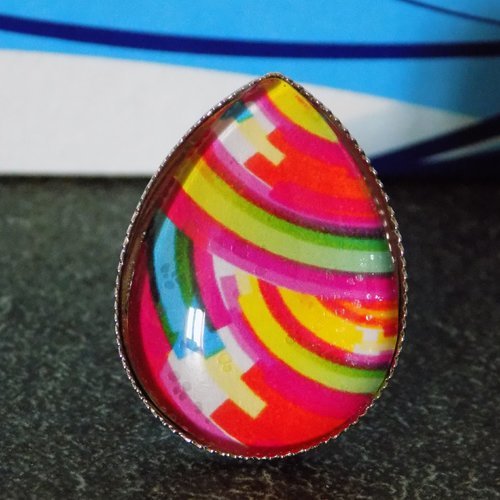 Bague argentée réglable, forme goutte, motif géométrique