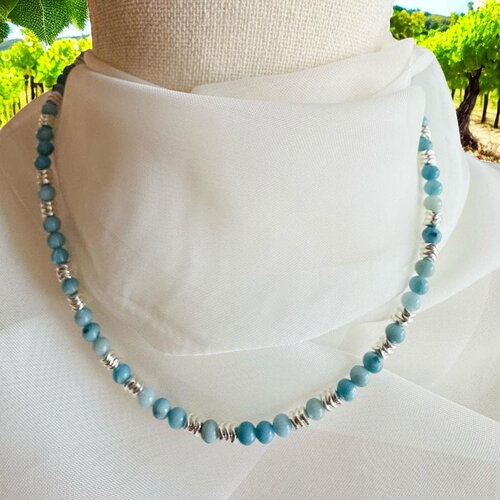 Collier femme en perles naturelles de larimar