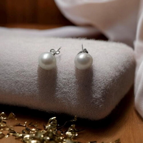 Clous d’oreilles perle d’eau douce