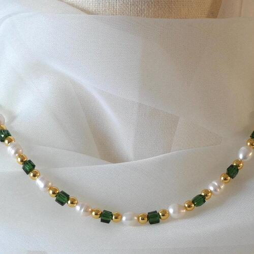 Collier en perles d’eau douce et perles de cristal vertes