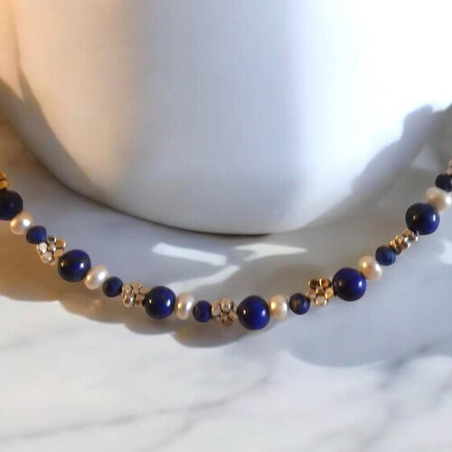 Collier en lapis lazuli et perles d’eau douce