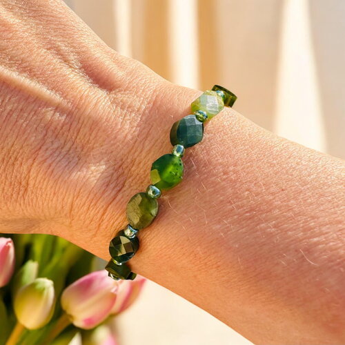 Bracelet en néphrite facettée