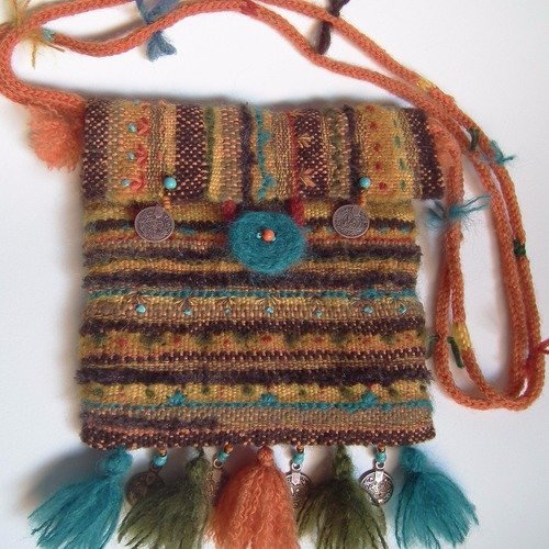  petit sac à bandoulière ethnique zug en laine, tissé et brodé à la main ton orange turquoise.