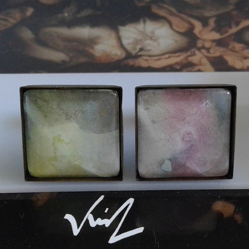 Aquarelle peint artiste française,boutons manchette carré,cabochon noir jau ne,accessoire costume,boho bobo gothique