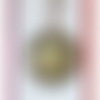 Art portable,porte cle argente avec cabochon rond en verre,peint par artiste,art abstrait marin fantastique,mini tableau