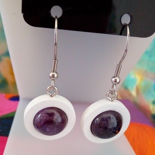 Amethyste,boucles oreilles bois blanc avec cabochons ronds,pierre fine,crochets acier,cadeau fete anniversaire noel,fait en france