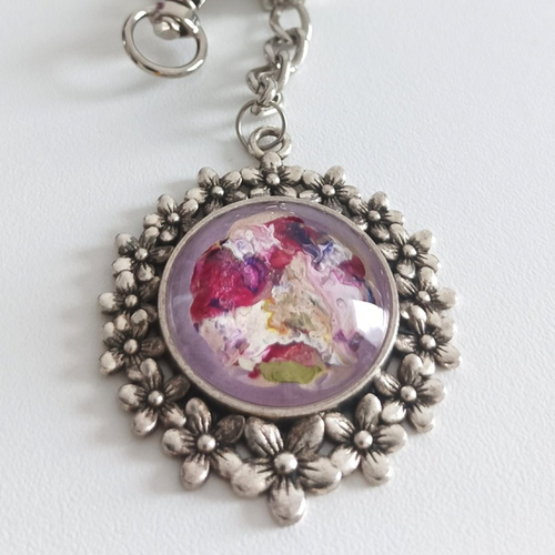 Porte cle fleur argente avec cabochon en verre,peinture violet rouge rose,accessoire cle sac dragonne,fait mains en france,cadeau fete noel,