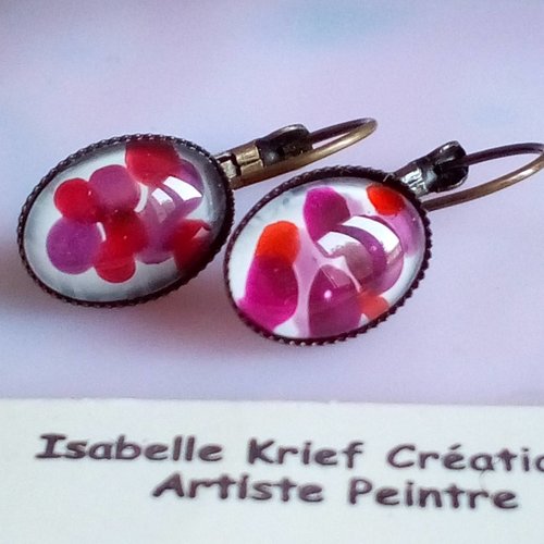Boucles oreilles dormeuses ovales laiton bronze avec cabochons verre blanc violet rose,peint par artiste francaise,cadeau fete anniversaire