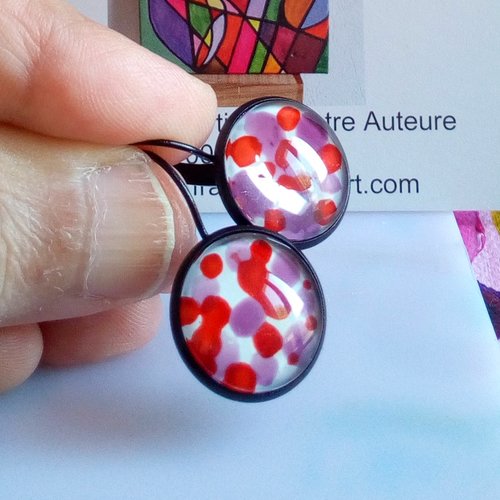 Boucles oreilles dormeuses avec cabochons ronds en verre peint,violet orange,cadeau fete anniversaire noel,fait mains en france