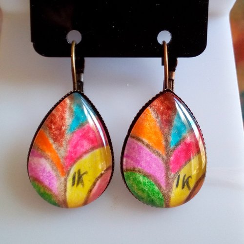 Boucle oreilles laiton bronze avec cabochons goutte en verre rose violet jaune orange vert bleu,pop art, cadeau fete anniversaire noel