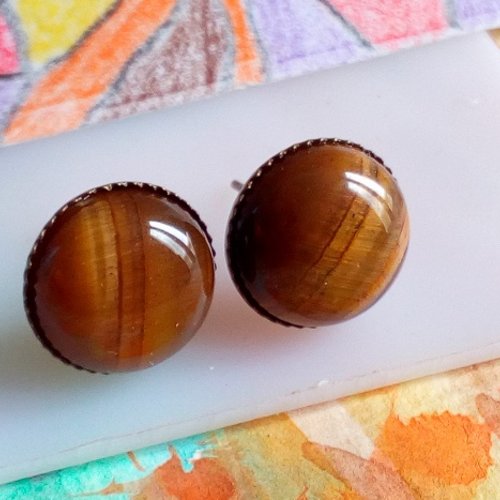 Oeil de tigre,clous oreilles tige acier chirurgical, avec cabochons ronds,pierre fine precieuse,cadeau fete anniversaire noel