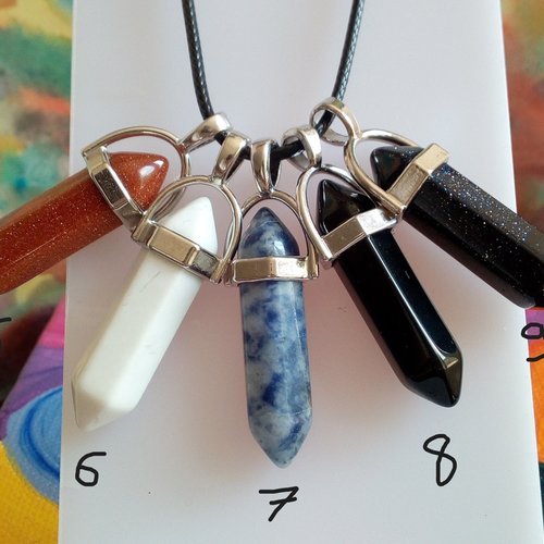 Collier pendentif pilier pointe, pierre semi precieuse quartz,avec cordon noir,cadeau fete anniversaire noel,pierre naissance lithotherapie