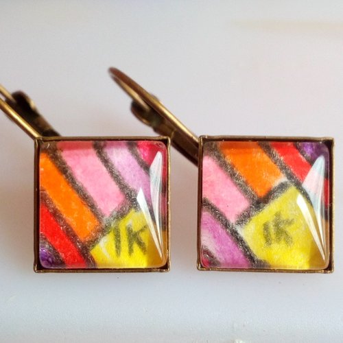 Peint artiste française,boucles oreilles dormeuses carre laiton,aquarelle abstrait geometrie rose orange jaune rouge,fait mains en france