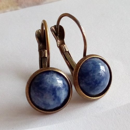 Boucles oreilles pendantes laiton bronze avec cabochons ronds 10mm,sodalite pierre semi precieuse bleue,cadeau fete,boho bobo gothique