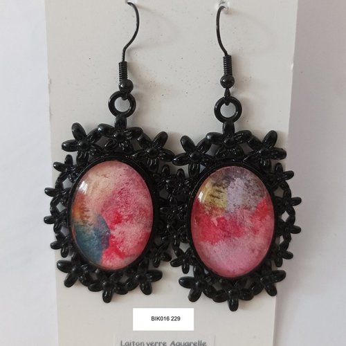 Boucles oreilles tombantes en laiton noir fleuri avec cabochons ovales en verre et aquarelle originale, fonds marins rouge bleu jaune gris