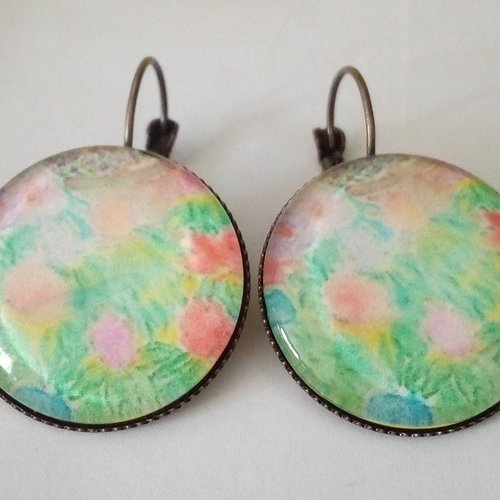 Boucles oreilles dormeuses avec cabochons en verre ronds,aquarelle fleurie rouge rose bleu vert,laiton ,bijou boho bobo gothique,cadeau
