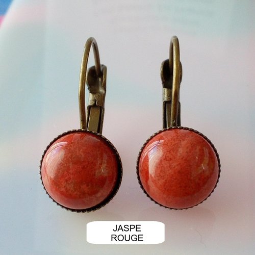 Jaspe rouge, boucles oreilles dormeuses laiton avec cabochons ronds, pierre precieuse, cadeau fete noel anniversaire,lion, vierge, balance