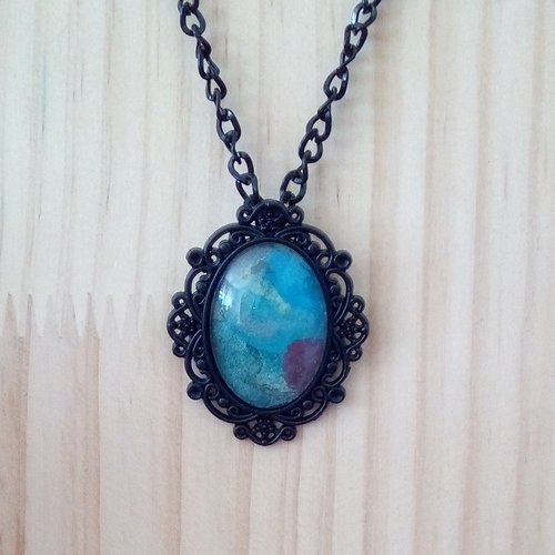 Collier pendentif aquarelle bleu avec cabochon en verre oval 18x25mm, peinture originale,bijou avec chaine laiton noir,fait mains en france