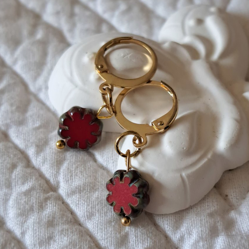 Petites boucles d'oreilles perle verre tchèque rouge