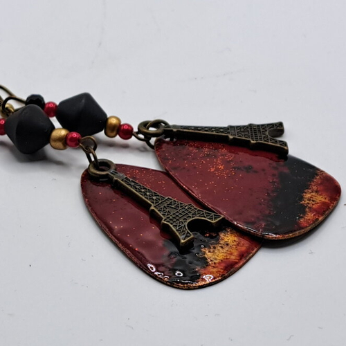 Boucles d'oreilles cuivre émaillé  tour eiffel métal bronze rouge feu noir jaune orangé