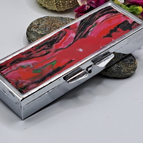 Pilulier boîte à trucs rouge noir et blanc argile polymère et métal argenté