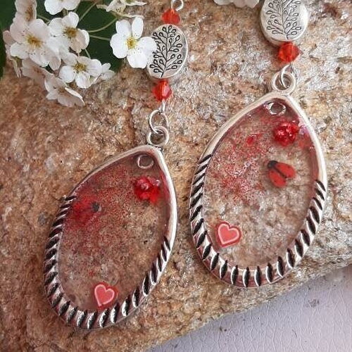 Boucles d'oreilles  résine coccinelle coeur métal argenté